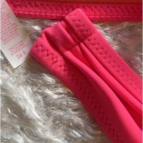 Victoria’s Secret Ruffled Bikini Top - Picture 8 of 8